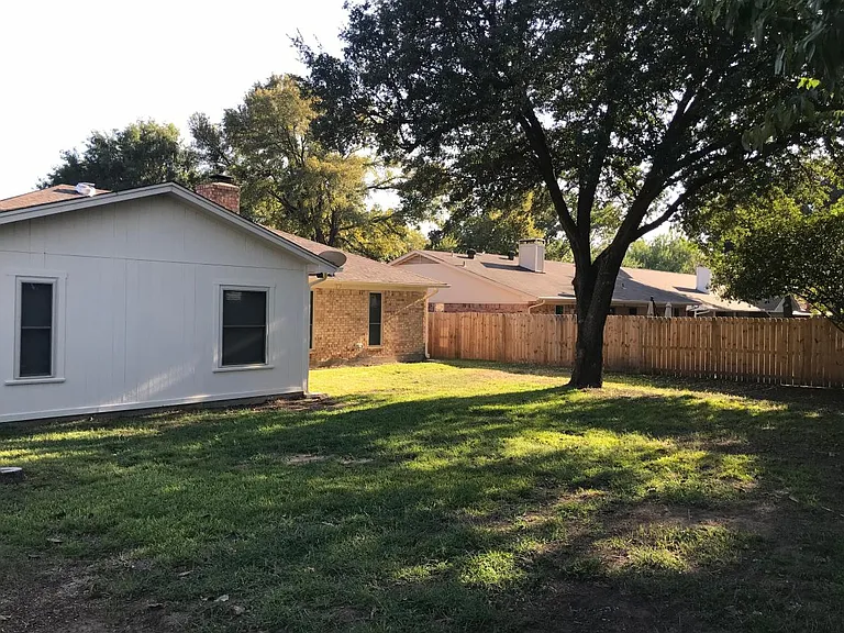 1029 Almond Dr — Photo 25