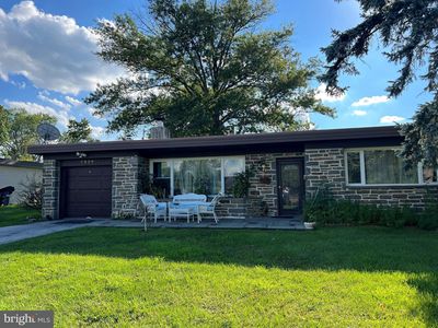2156 Sproul Rd, Broomall, PA, 19008