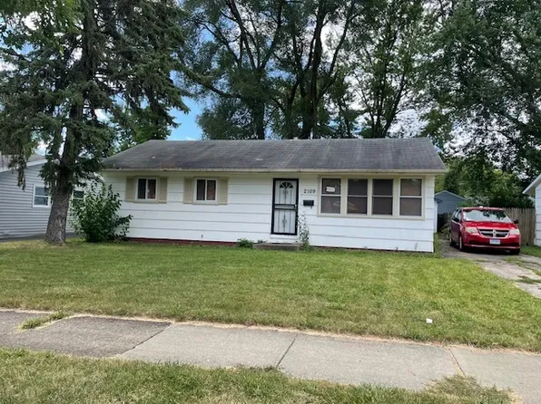 2109 W Grove Ave, Waukegan, IL 60085