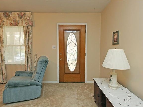 3rd image of 98 Brookhaven Dr
