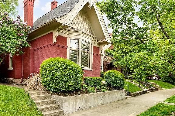 3rd image of 74 W 1st Ave