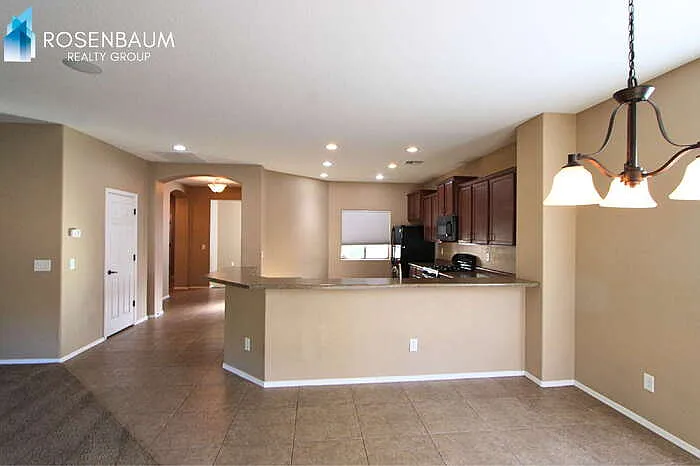 2756 E Rakestraw Ln — Photo 8