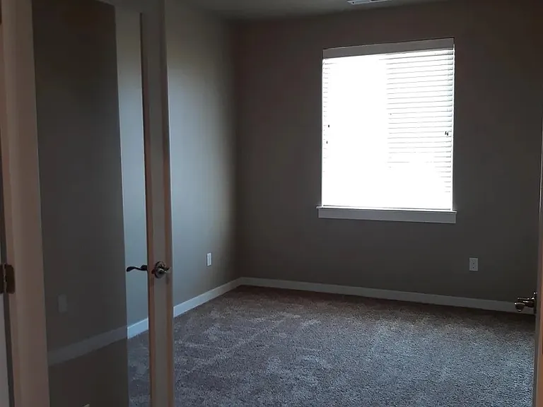 1298 N Tyra Ave — Photo 18