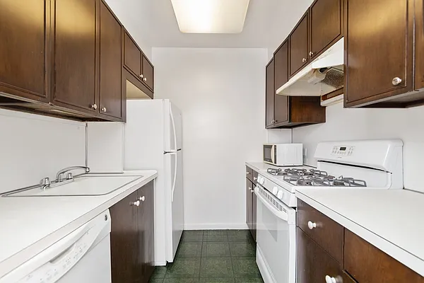 Rented by Keller Williams NYC | media 8