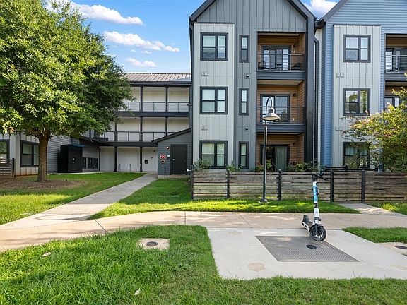 3rd image of 3101 W Govalle Ave #111