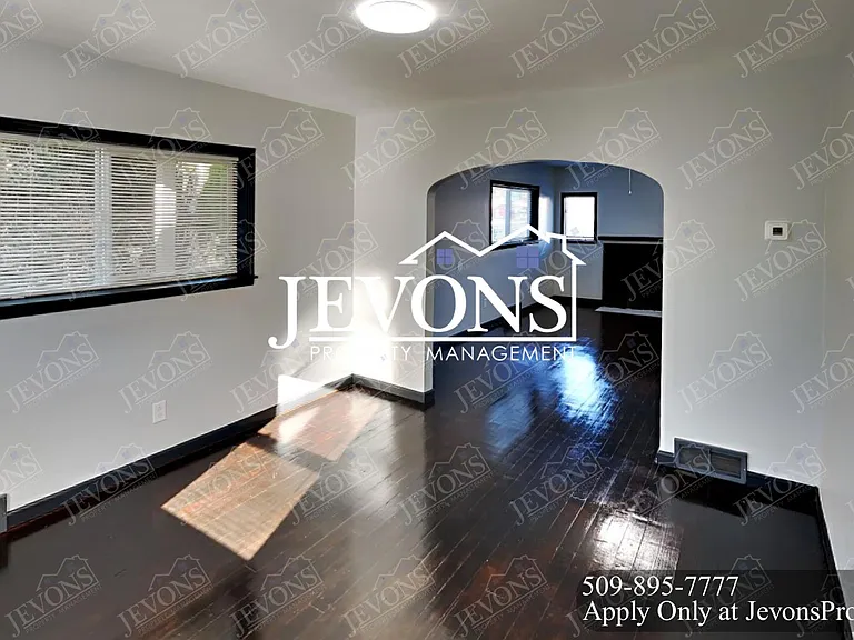 807 N 1st St — Photo 6