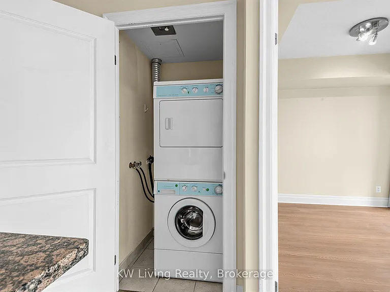 21 Upper Duke Cres #604 — Photo 22