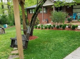 542 Dogwood Dr, Lilburn, GA 30047