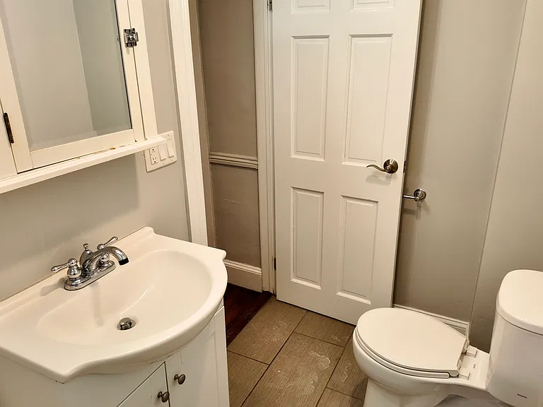 294 Windsor St #2 — Photo 9