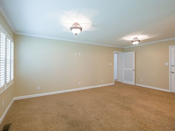 3rd image of 2310 Park Ln