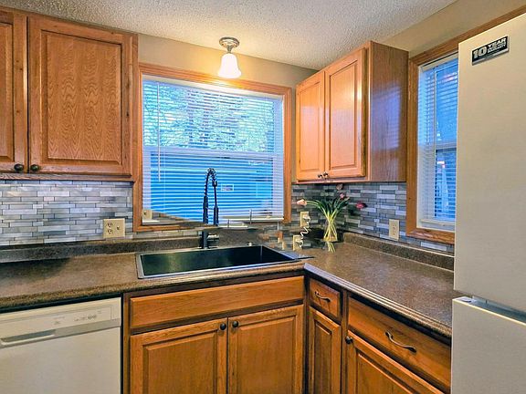 5th image of 1180 Malone Park Rd