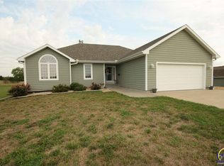 1132 NE 62nd St, Topeka, KS 66617