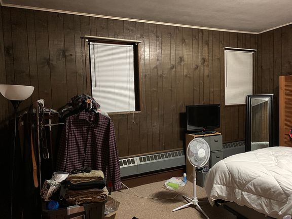 5th image of 107 E Oak St