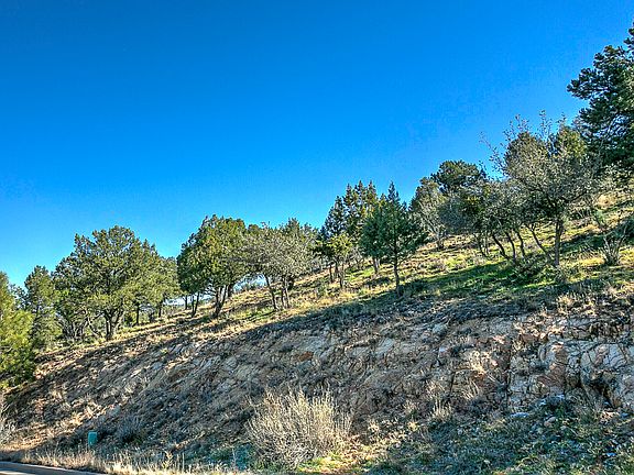 5th image of 691 PETERSON Lane #-