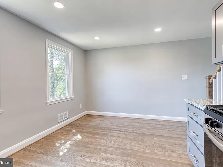 633 Lucia Ave — Photo 8