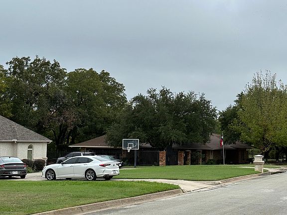 5th image of 2113 Teakwood Trace St