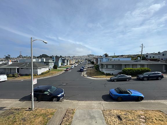 4th image of 1068 Wildwood Ave