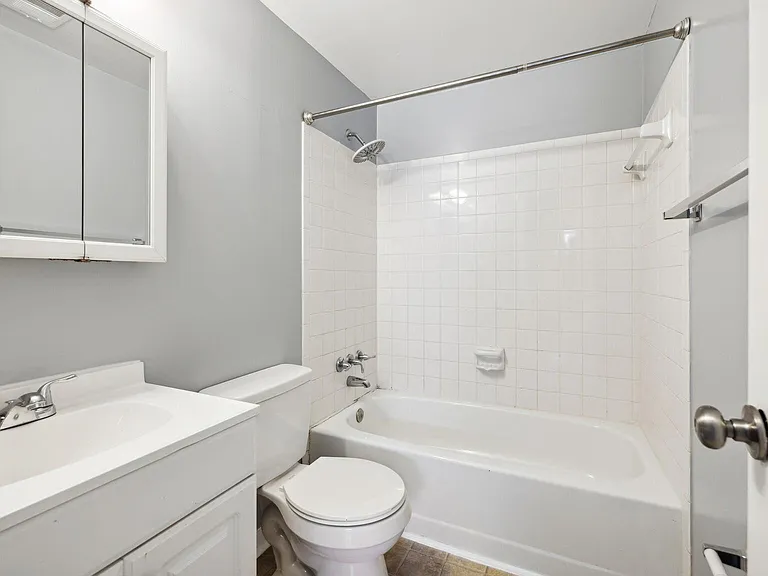 9406 Collette Way — Photo 10
