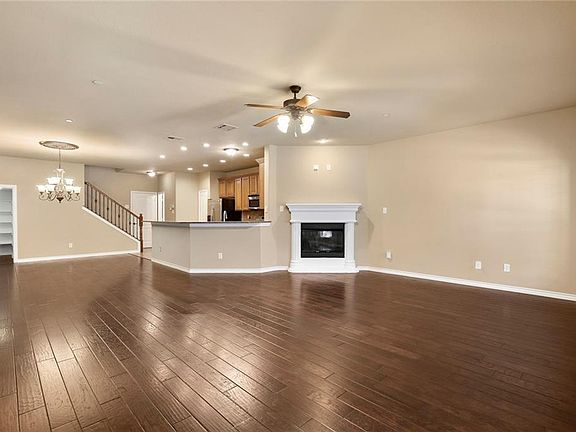 4th image of 5542 Grosseto Dr