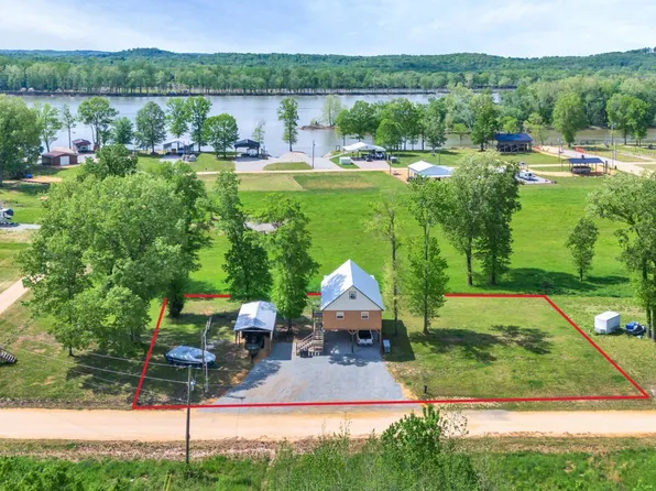 360 Willa Rdg E, Clifton, TN 38425