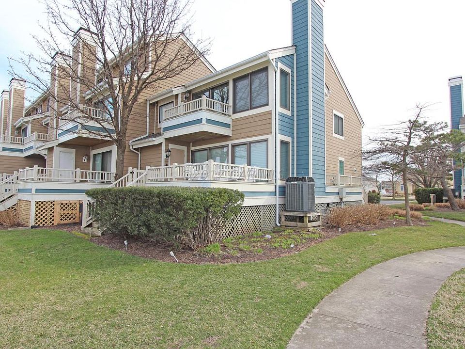 1st image of 216 N Heron Dr Unit 8