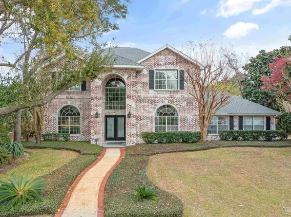 1600 Wake Ln, Gulf Breeze, FL 32563