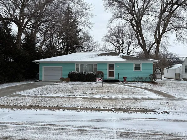 641 Parnell St, Hildreth, NE 68947