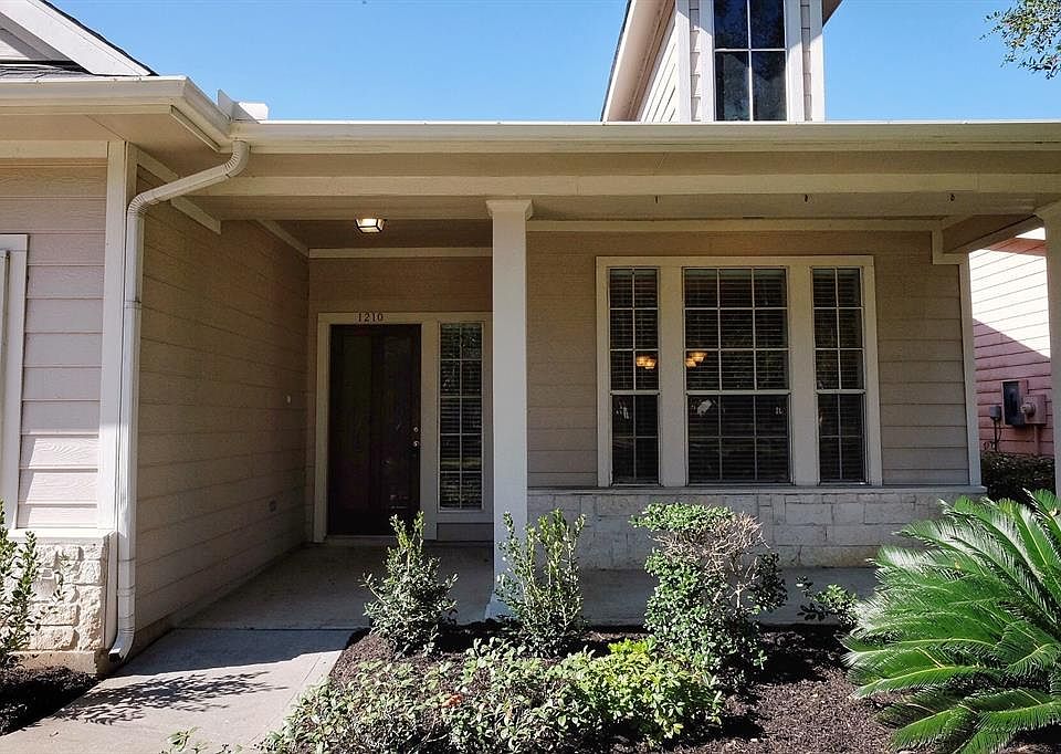 1st image of 1210 Autumn Village Dr