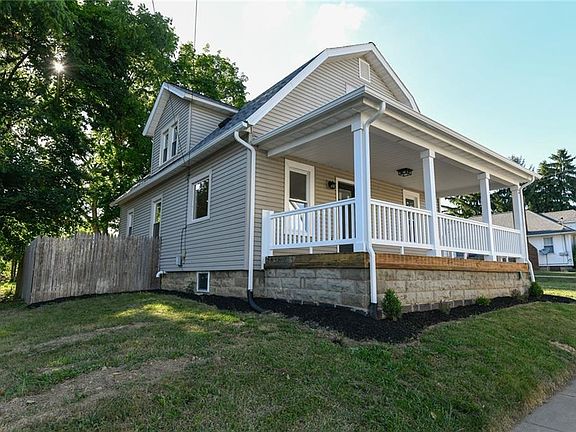 2nd image of 113 Fair St