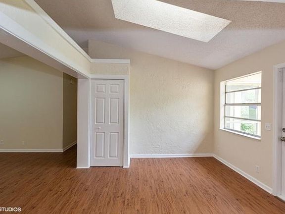 2nd image of 333 NW 40th Ter