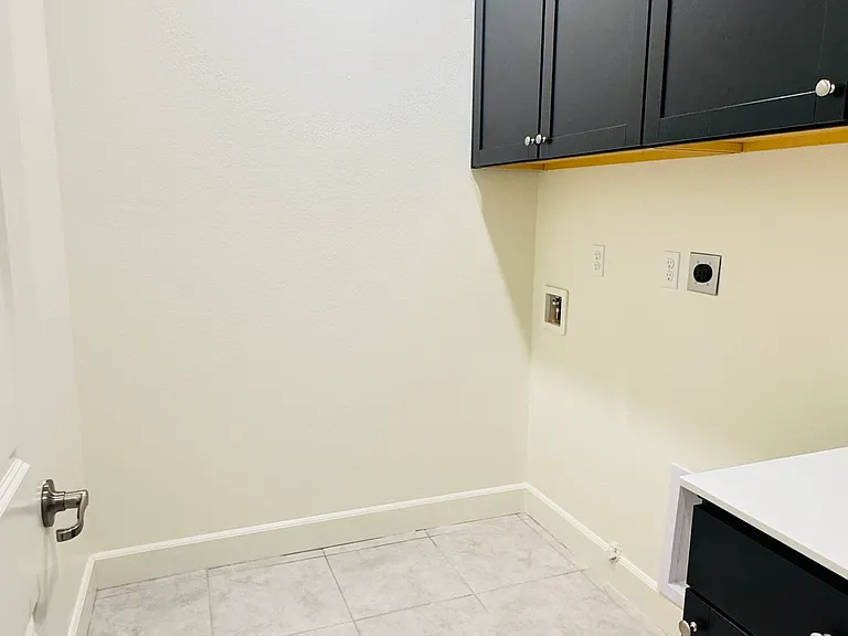 1151 Dapple Dr — Photo 9