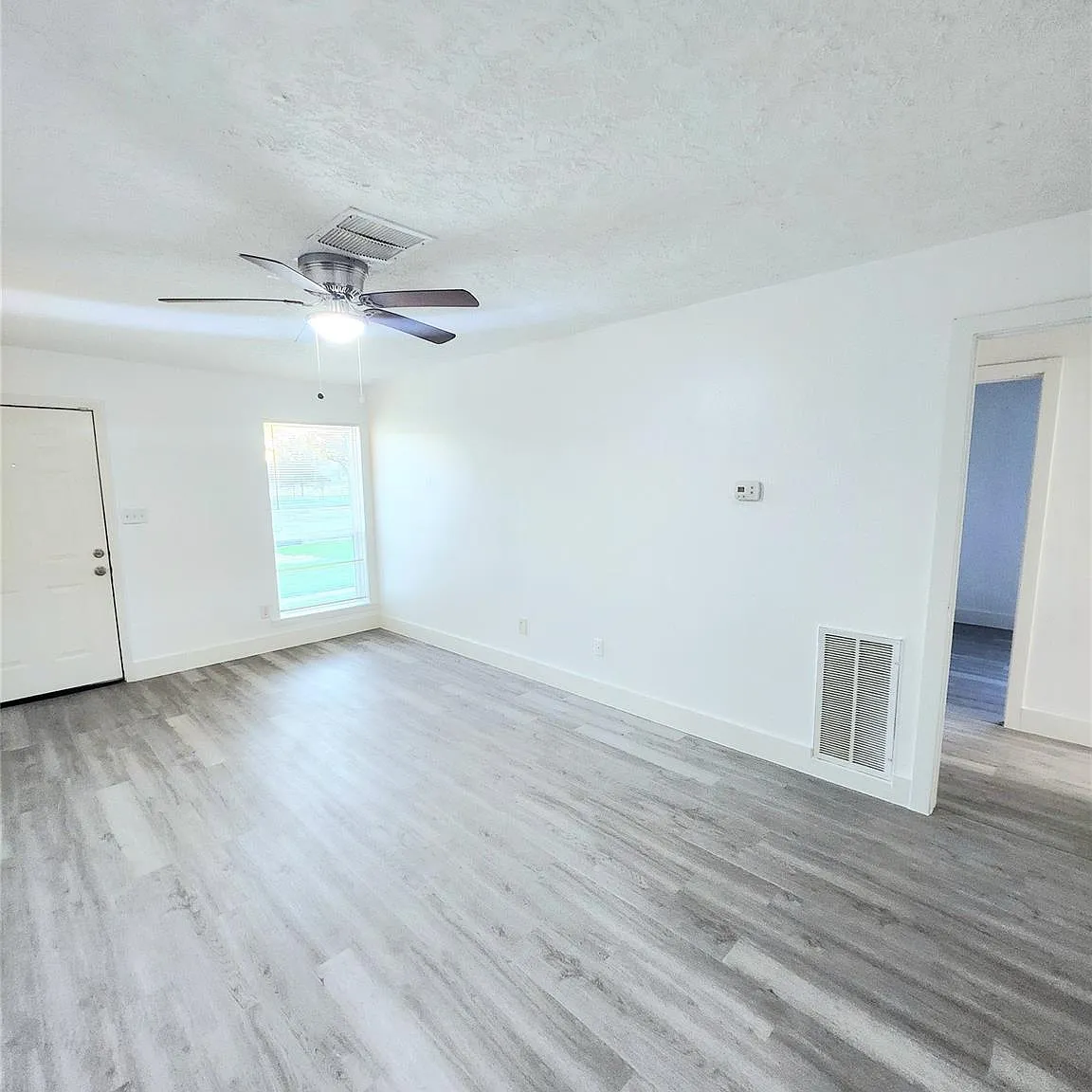 3 bed, 2.0 bath, 1250 sqft, $1,750 — Photo 3