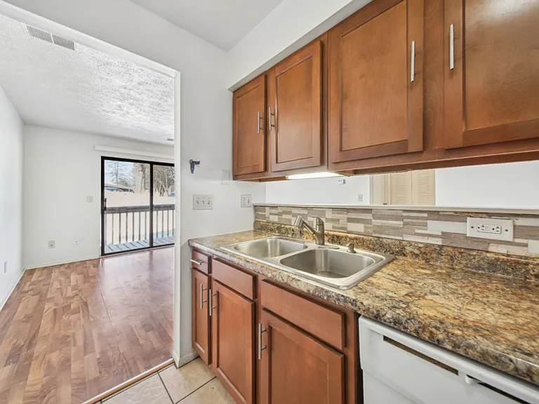 North Branch Apartments — Photo 23