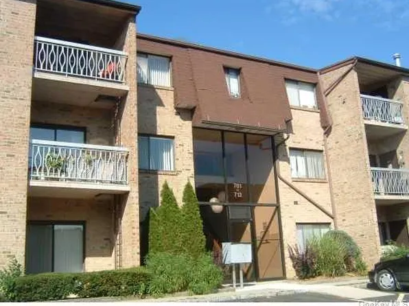 609 Kennedy Dr, Spring Valley, NY 10977