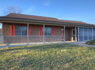 1048 Indian Trl, Lawrenceburg, KY 40342