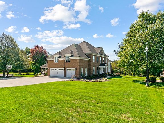 5th image of 775 Loretto Dr