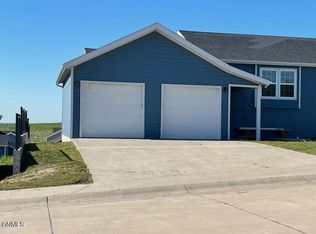 205 25th Ave NE, Watford City, ND 58854