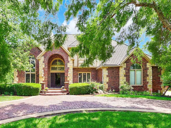 9451 E Cross Creek Ct, Wichita, KS 67206