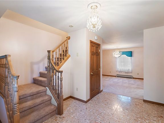 4th image of 16 Marick Park Dr