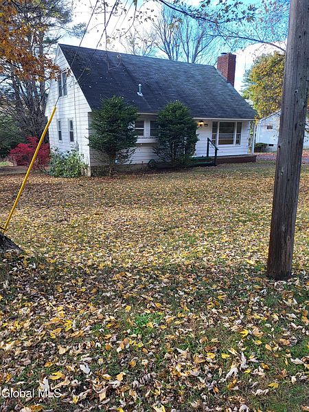2nd image of 423 Lake Avenue