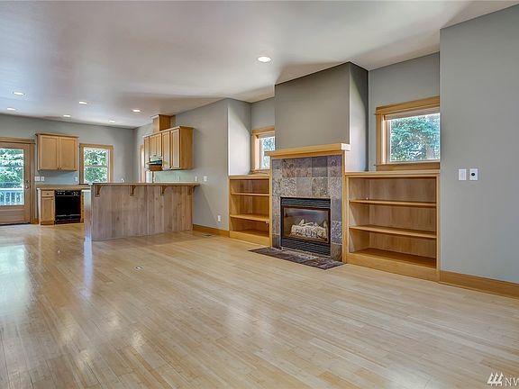4th image of 19363 NE Larson Ct