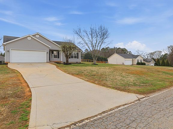 3rd image of 727 Old Bethel Rd