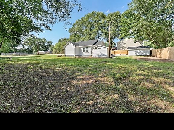 3rd image of 5 Spring St