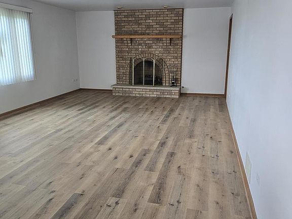 5th image of 8413 Brookside Glen Dr