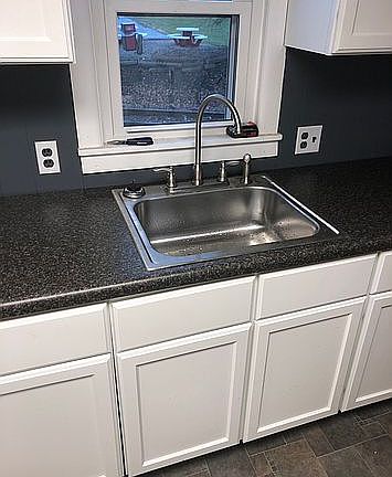 4th image of 413 N Vine St