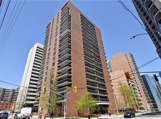 475 Laurier Ave W #1504, Ottawa, ON K1R 7X1