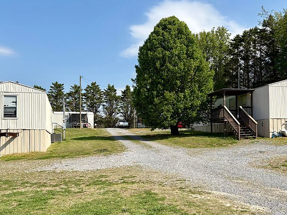 4th image of 821 Dunn Rd E