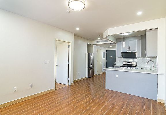 2nd image of 42-22 Crescent St #4A