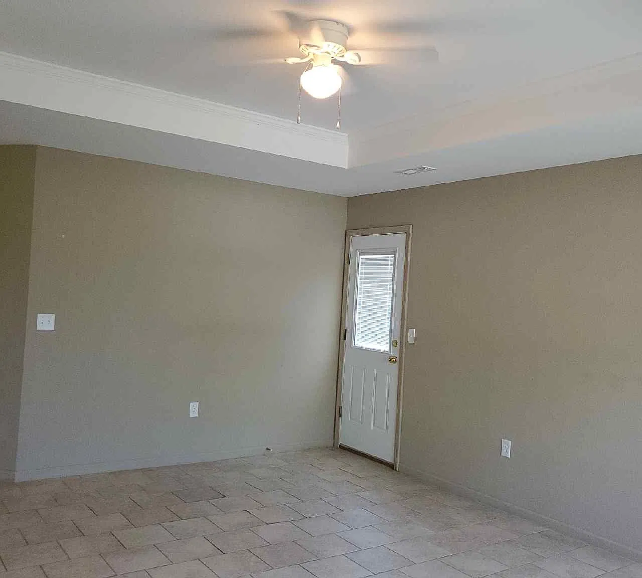 524 W Gay St - B — Photo 3