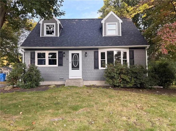 15 Baneberry Dr, Cranston, RI 02921